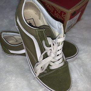 Winter moss/true white old skool vans